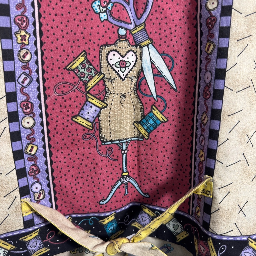 Vintage Artistic Vest with Heart and Scissors Motif Large - Picture 7 of 9